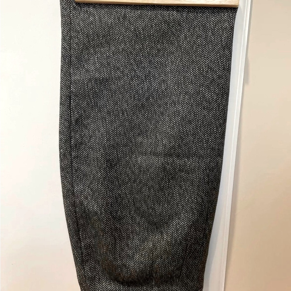 Ann Taylor Loft Herringbone Black Gray Pencil Skirt 20” Size 6